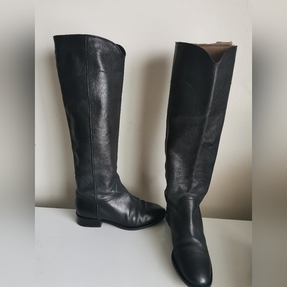 CHANEL BLACK LEATHER RIDING KNEE BOOTS - Picture 4 of 13